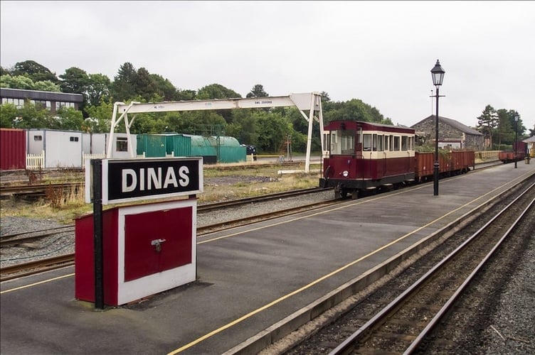 Dinas Station