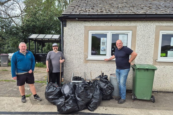 On Monday 6 May the football and rugby clubs joined forces to clear the whole area including Rich, Ali, Dave, Rags, Julie and Gerwyn.