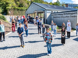 University launches veterinary nurse degree