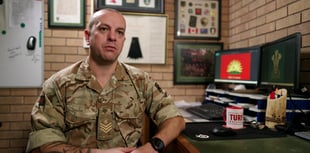 Cyfres newydd yn dathlu dyrchafiad Wrecsam i Adran Un