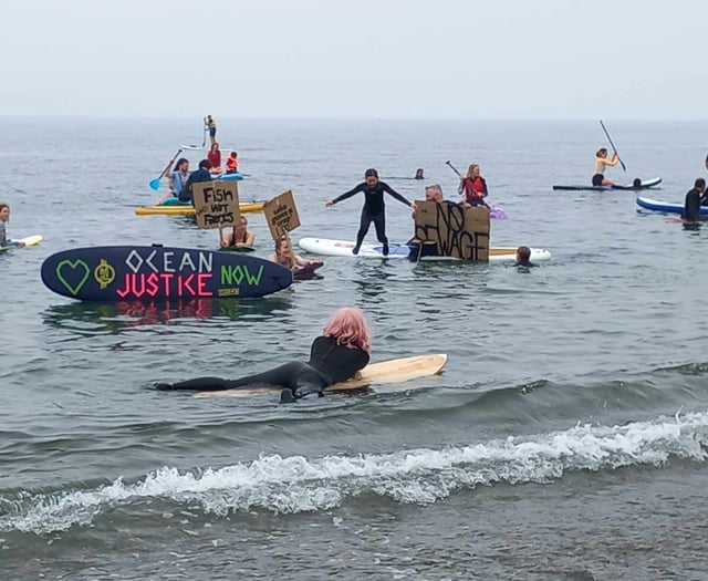 Surfers to hold Aberystwyth protest over pollution