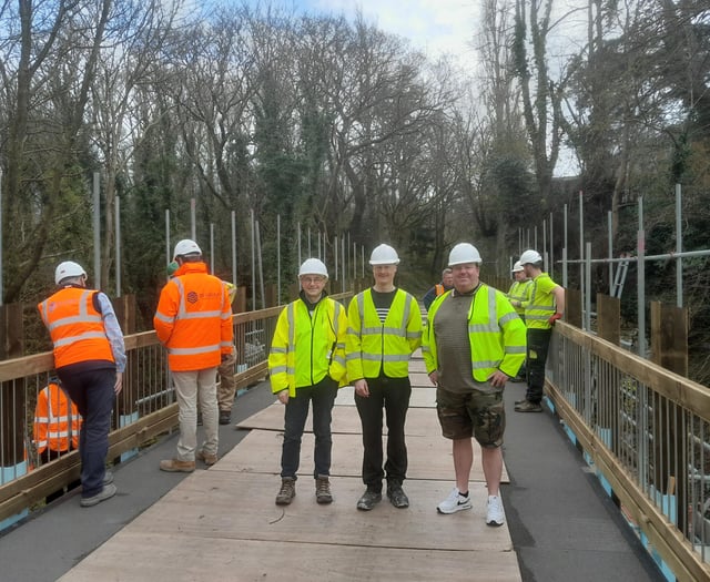 Replacement bridges installed near Porth Penrhyn on Lôn Las Ogwen