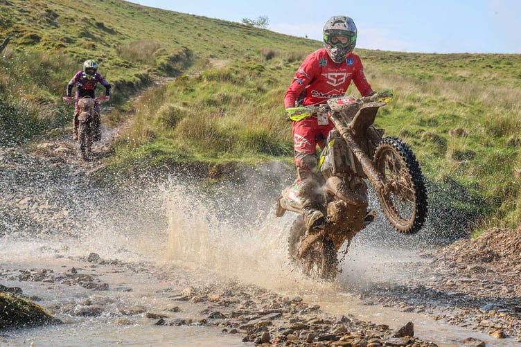 Sion Evans from Cwmann, Lampeter was out in the Championship class and makes a splash on his 125 Fantic. He took P2 in the 125 open