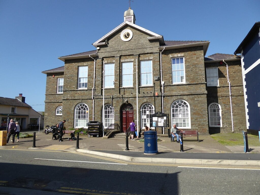 Plans to relocate Aberaeron library 'out of town' met with anger