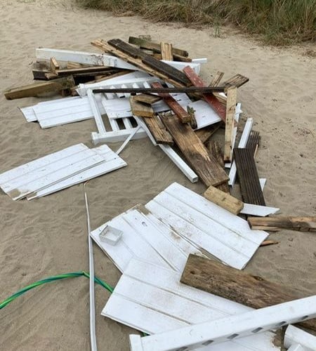 Fly tipping at Ynyslas