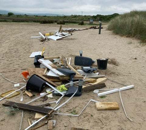 'Heartbreaking' amount of rubbish dumped at Ynyslas