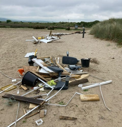Fly tipping at Ynyslas