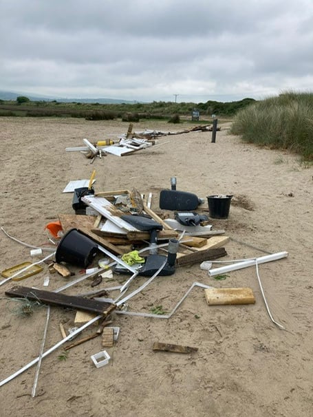 Fly tipping at Ynyslas