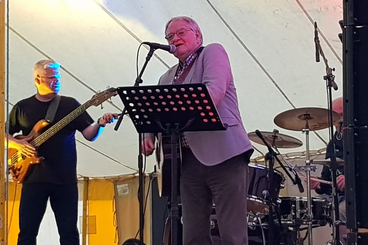 Dafydd Iwan performing at Aberystwyth Show in 2022