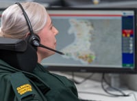 999 call handler says caller threatened to stab her
