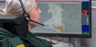 999 call handler says caller threatened to stab her