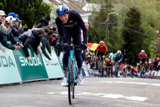 Stevie makes his way up the infamous Mur de Huy ascent