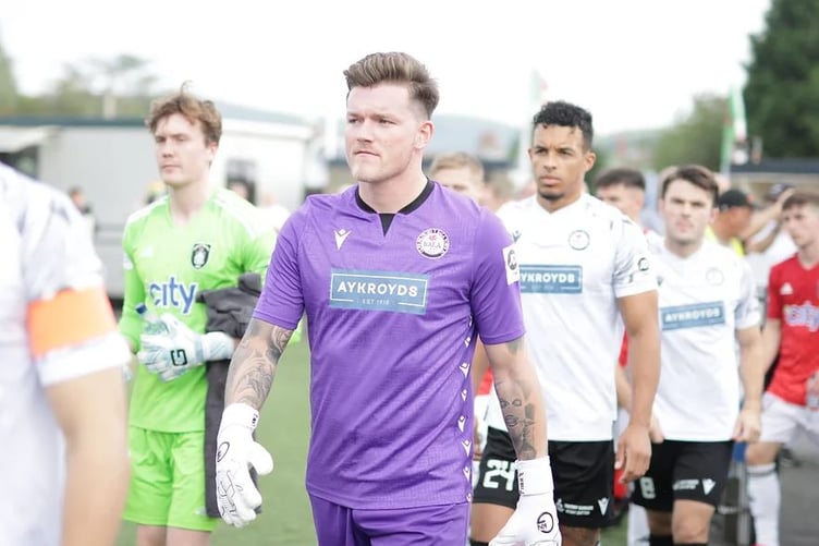 Kelland Absalom has signed for Weston-Super-Mare