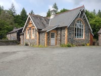 Pantperthog community hope to breathe new life into old hall