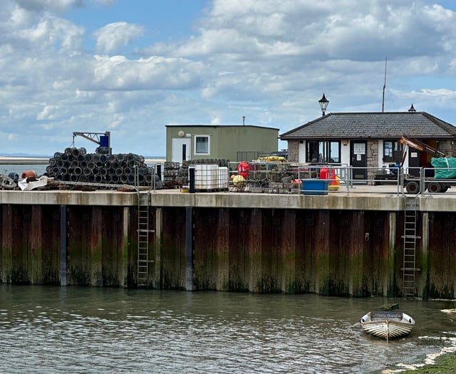 Row brewing over 'ugly' temporary office 'dumped' in Aberdyfi