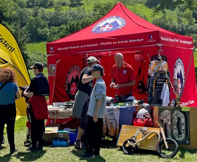 Aberdyfi Search and Rescue raise £6,000 at Red Bull event