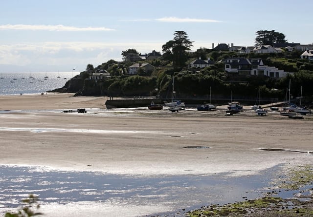 Woman, 33, dies after reportedly 'entering sea fully clothed'