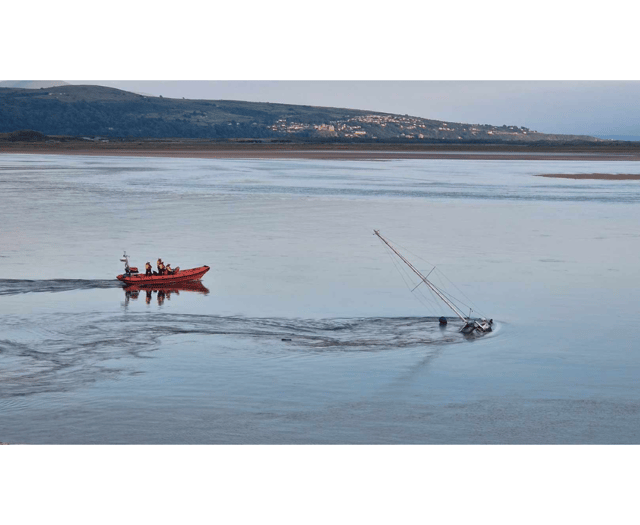 Two rescued as yacht sinks off Gwynedd coast