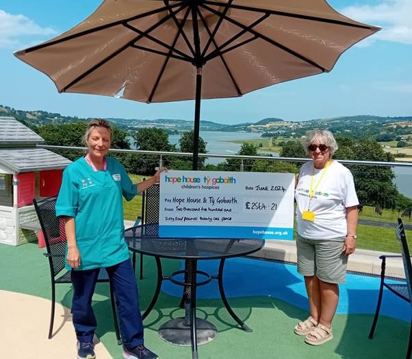Tywyn hospice friends raise thousands at Talyllyn charity night