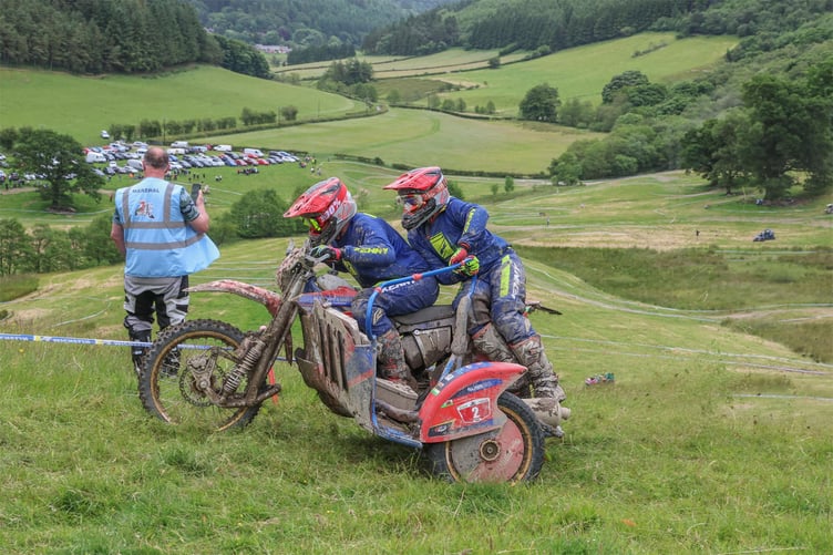 Alun Davies / James Ferguson from Caio took the runners up award in the Championship Sidecar Class on the International 2 Day Enduro losing out on the win by a mere 0.68th of a second after leading all day on the Friday