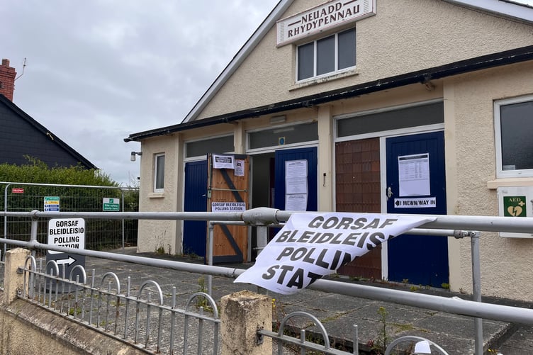 Aberystwyth bow street polling station