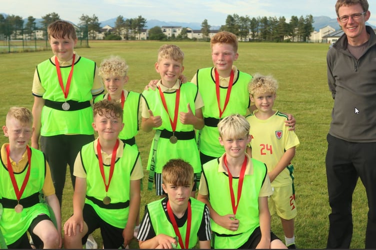 Runners-up Ysgol Y Traeth (Green)