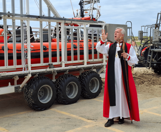 Aberdyfi service marks 200 years of RNLI