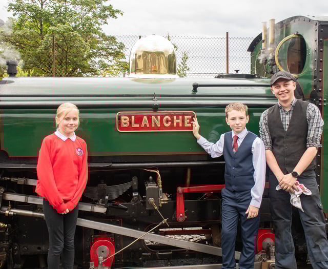 Steam railway says thank you to Ysgol Maenofferen pupils