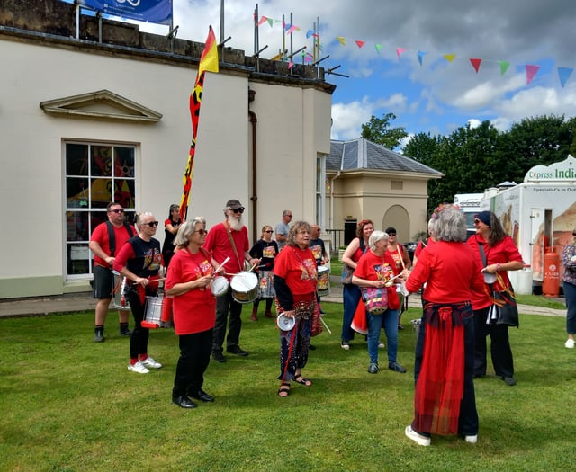 Carnival organisers pay tribute to Machynlleth councillor