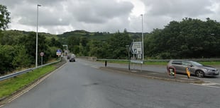 Man jailed for threatening police officers 