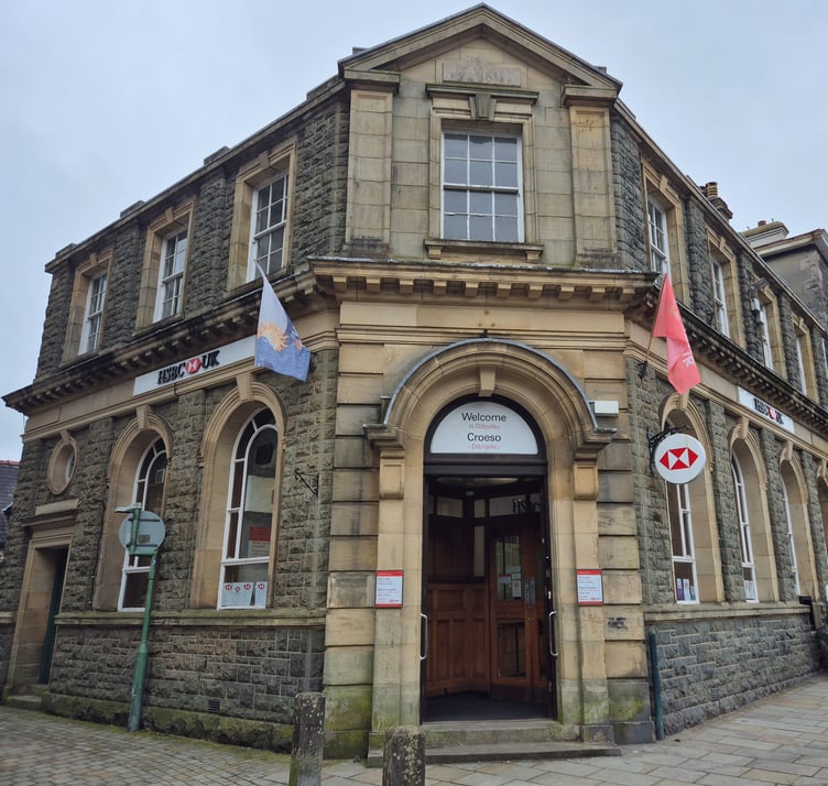 Dolgellau's HSBC will close temporarily