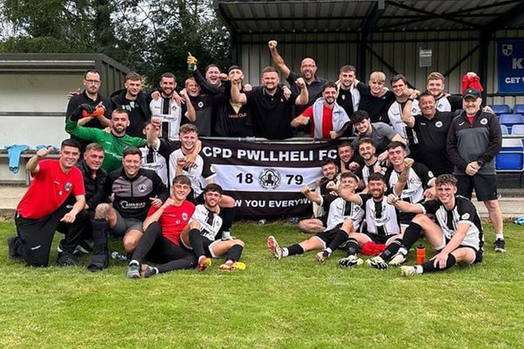 Pwllheli celebrate their stunning comeback win against Kerry FC