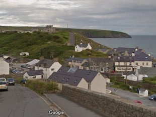 Self-build homes plots on Llŷn welcomed to give locals chance to stay