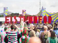 S4C yn gwahodd y cyhoedd i holi penaethiaid y sianel yn yr Eisteddfod