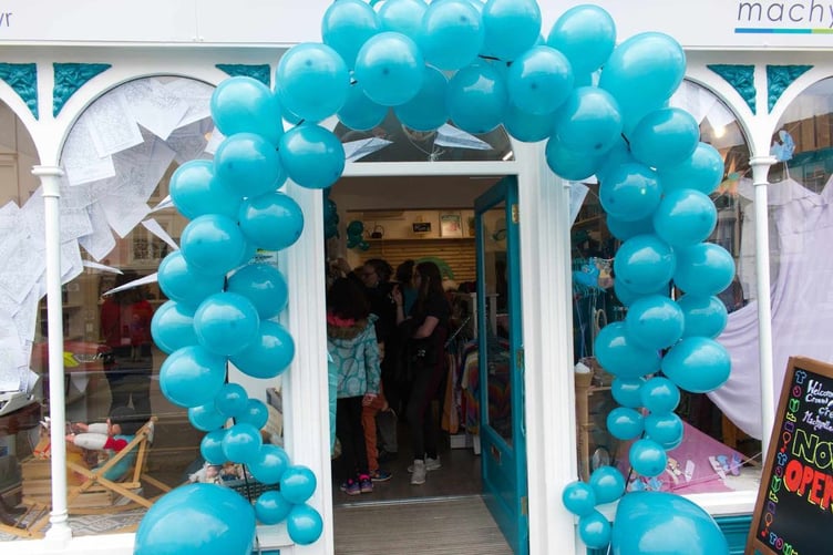 The balloon arch celebrating the new shops opening