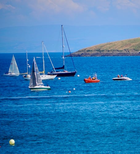 Abersoch RNLI have rescued two people whose boat broke down