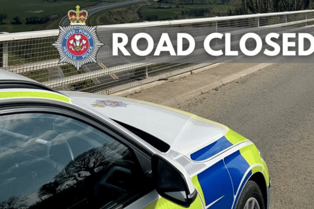 Llanwnnen road closed following collision