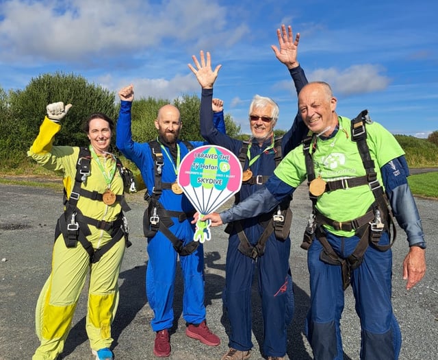 Former teacher hopes pupils will donate to parachute jump fundraiser