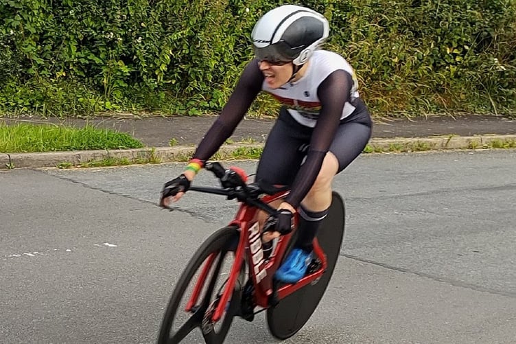 Lois Brewer won the women's race