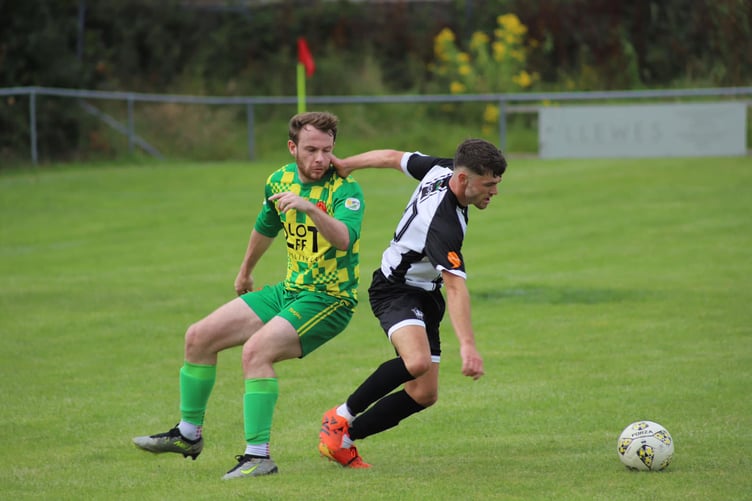 Pwllheli were pegged back by Felinheli after taking a two-goal lead