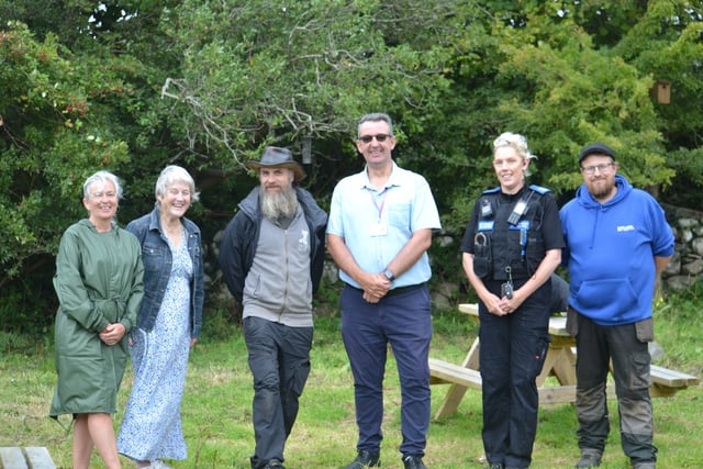 Dyffryn Ardudwy celebrate Green Flag award