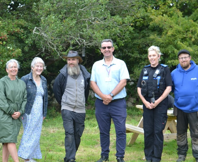 Dyffryn Ardudwy celebrate Green Flag award
