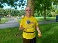 Penrhyncoch minister juggles around Aberystwyth Parkrun course