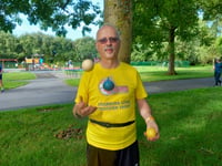 Penrhyncoch minister juggles around Aberystwyth Parkrun course