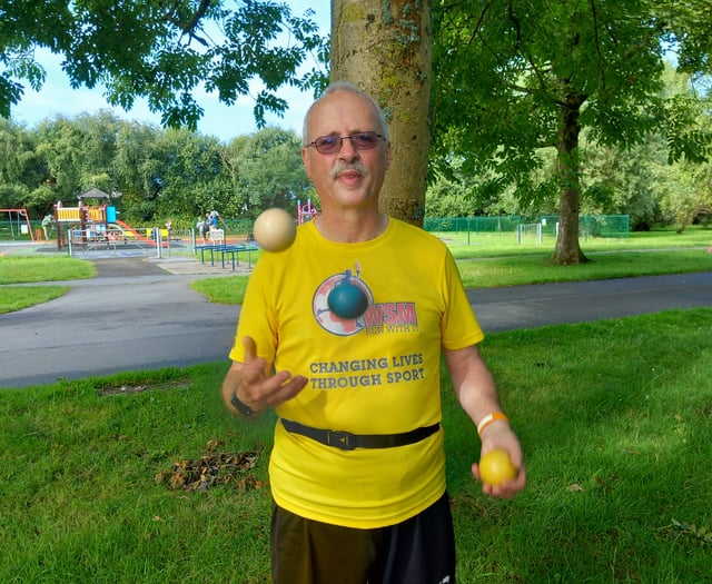 Penrhyncoch minister juggles around Aberystwyth Parkrun course