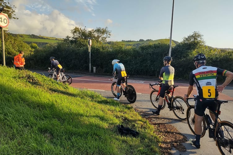 The riders at the Llety Gwyn start line