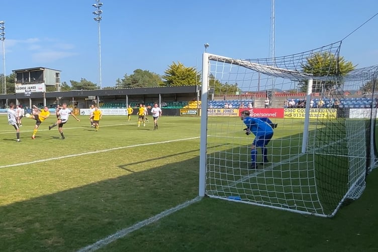 Cai Jones scored a stunning volleyed equaliser for Porthmadog at Rhyl