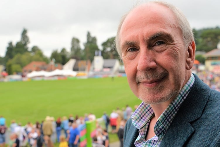 Professor Glyn Hewinson