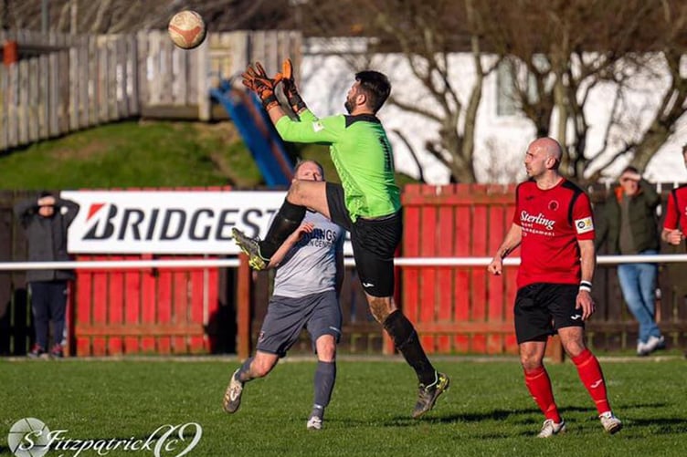 Penrhyncoch keeper Leigh Jenkins showed his quality against Holywell (Photo: Sean Fitzpatrick)