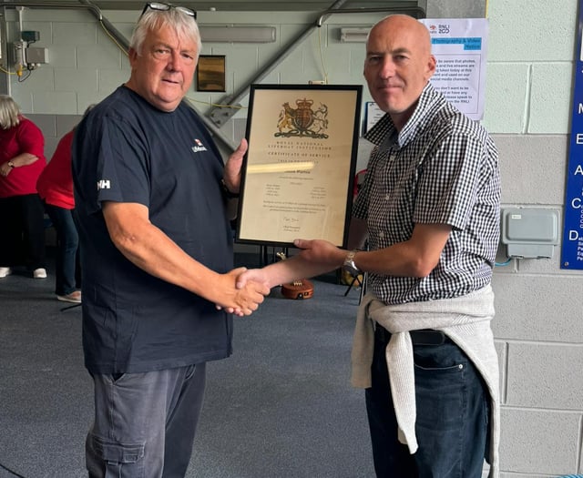 Retired Pwllheli RNLI crew member recognised for long service 